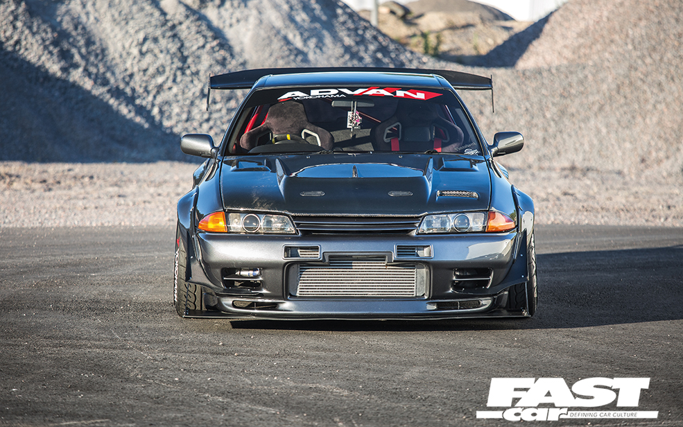 Modified Nissan Skyline R32 GT-R front facing 
